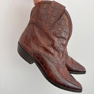 Vintage Made in Italy Croc-Embossed Brown Leather Western Ankle Boots | Size 7